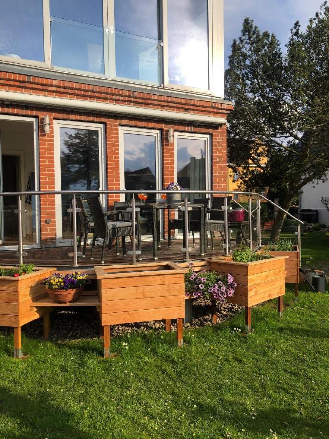 Stadtvilla Bruegemann Mit Terrasse & Parkplatz - Abc136 By Abcwismar Bagian luar foto